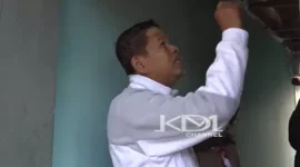 Gubernur Jawa Barat Dedi Mulyadi saat mengecek kondisi bangunan sekolah di Kabupaten Subang. (YouTube Kang Dedi Mulyadi Channel)-DB