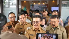 Bupati Bandung Dadang Supriatna seusai Roadshow Koperasi Desa/Kelurahan Merah Putih (KDKMP) di Kecamatan Majalaya dan Kecamatan Ibun Kabupaten Bandung, Senin, 13 Oktober 2025. /Pemkab Bandung/DB
