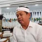Gubernur Jabar Dedi Mulyadi saat diwawancara di Gedung Pakuan Kota Bandung terkait pengurangan alokasi dana transfer daerah
